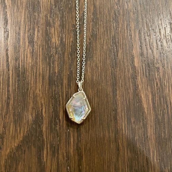 KENDRA SCOTT Mother of Pearl Earrings and Necklace Set - Picture 4 of 5